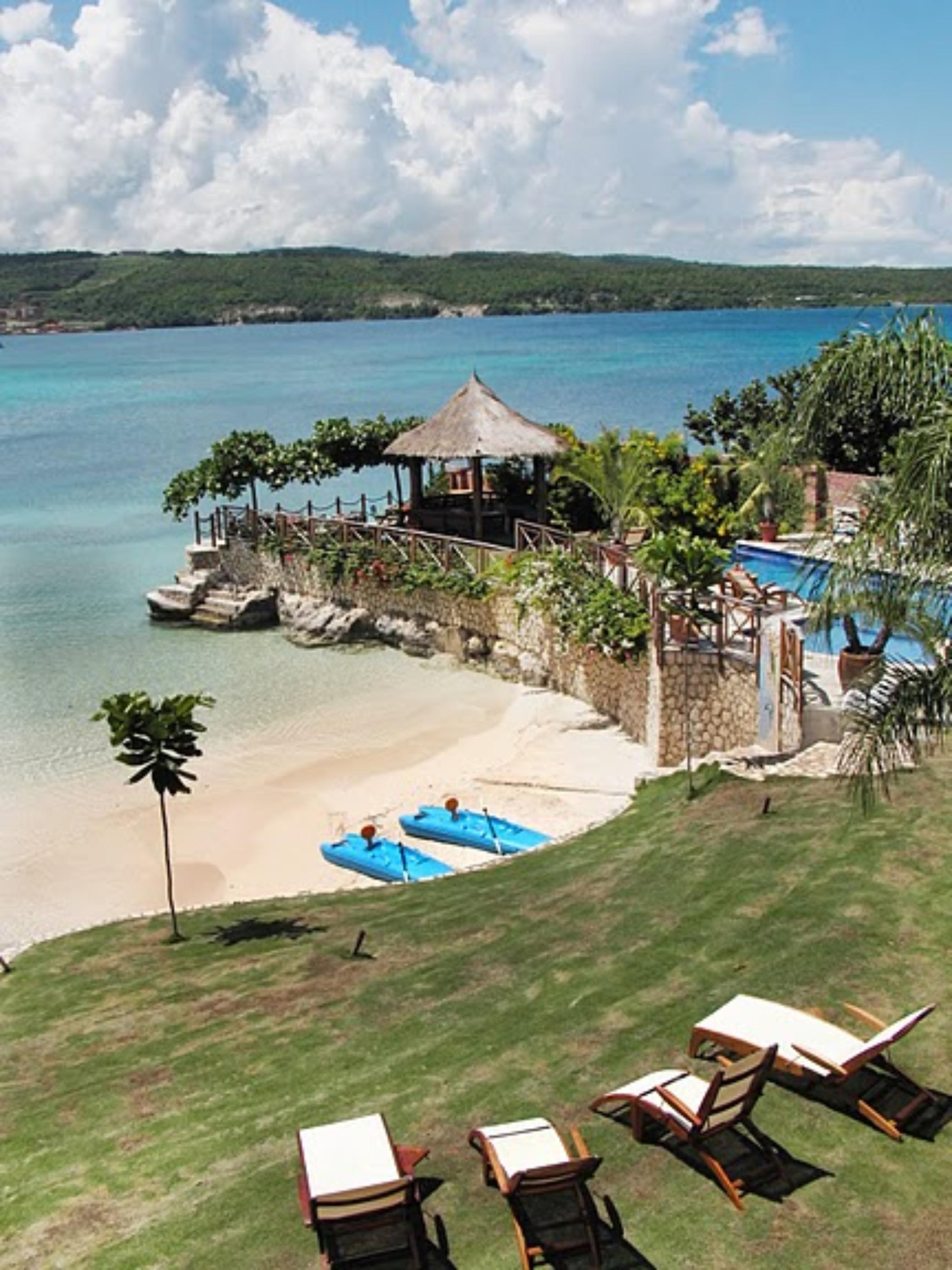 Whispering Waters VILLAWAY®