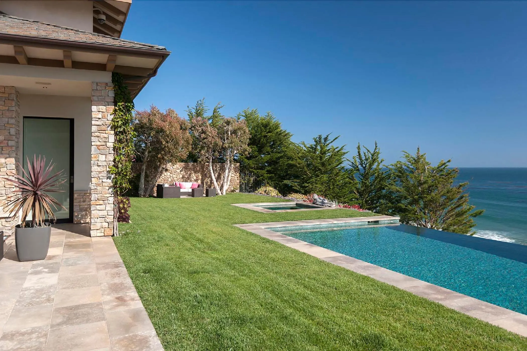 Malibu Oceanfront Escape | VILLAWAY®