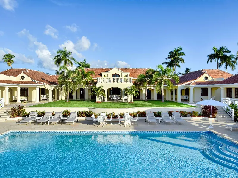 Elegant Private Beachfront Estate with Large Private Pool and Ocean ...