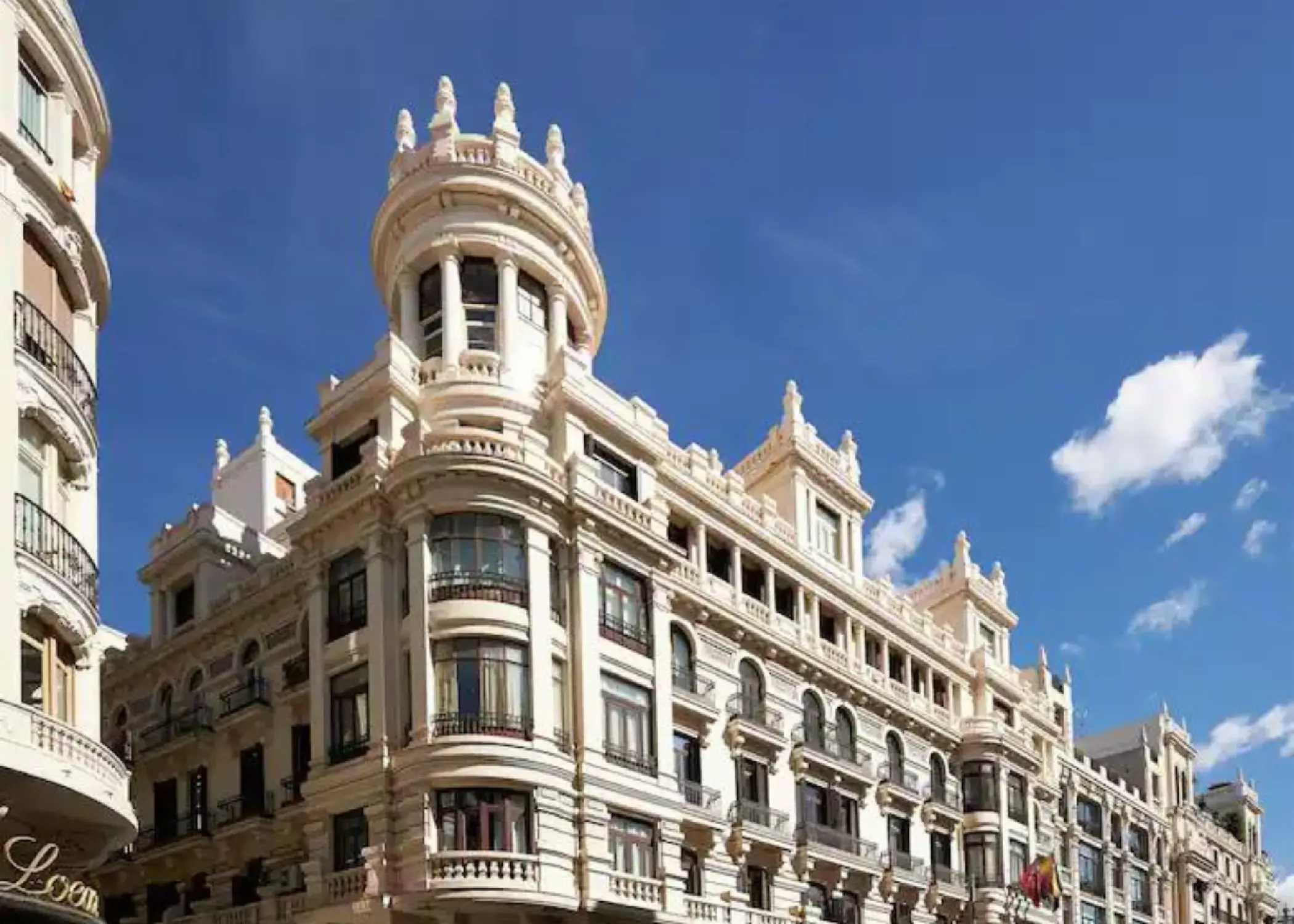 Penthouse Apartments: Everything You Need to Know - Off-Grid Apartment Penthouse-View Opulent